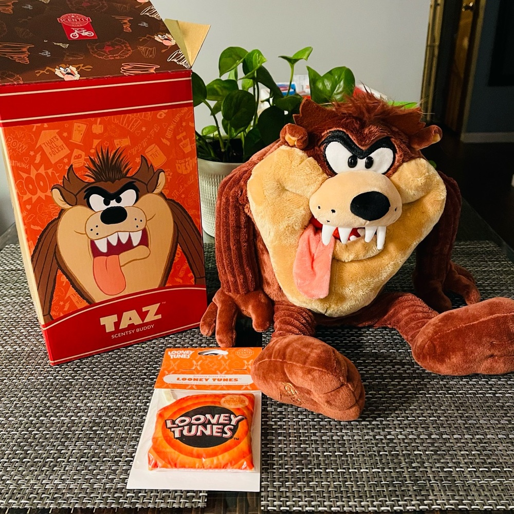 NIB!!!! Taz Scentsy buddy♥️
